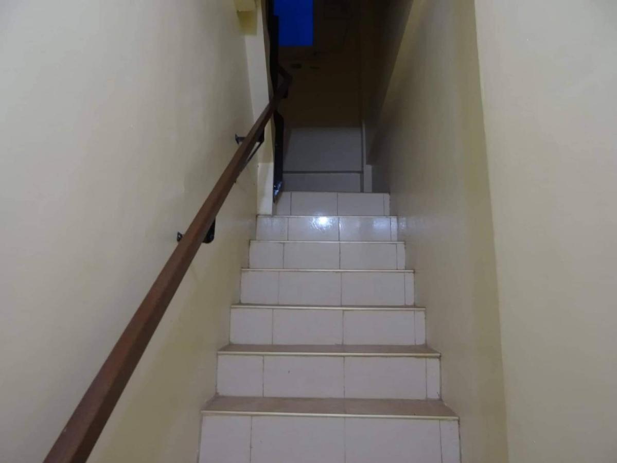 Julz Tropical Apartments 오롱가포 외부 사진