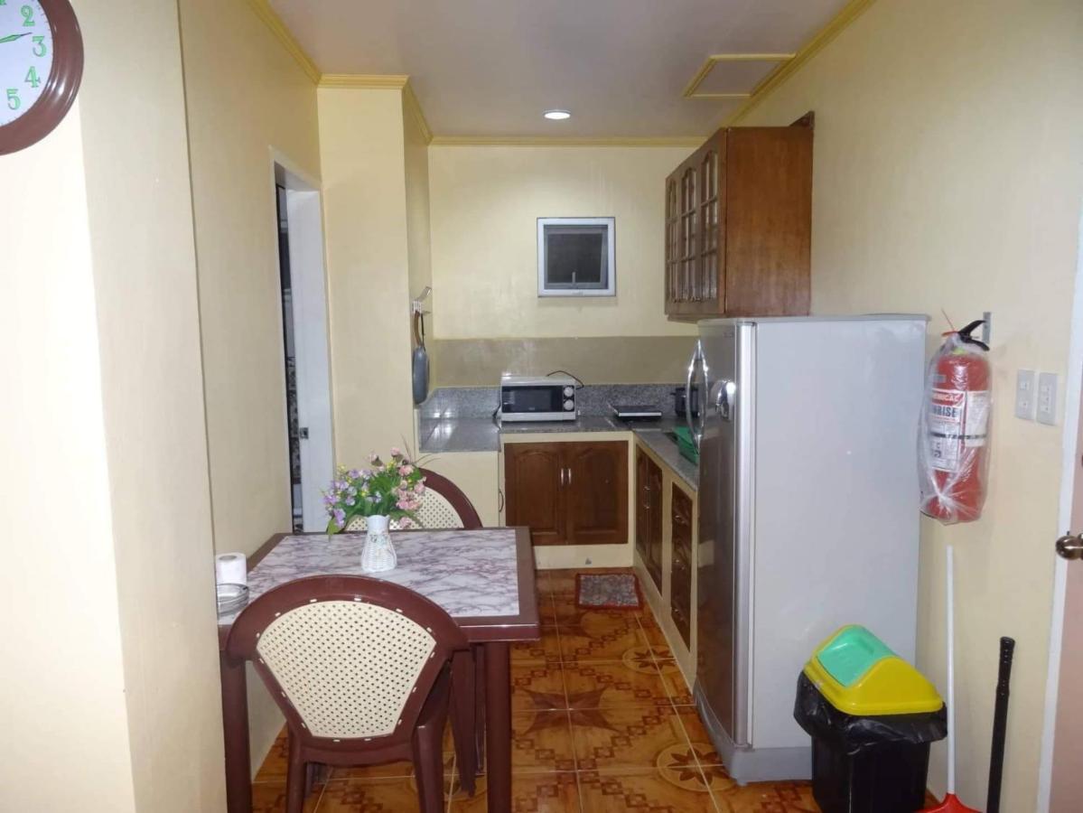 Julz Tropical Apartments 오롱가포 외부 사진