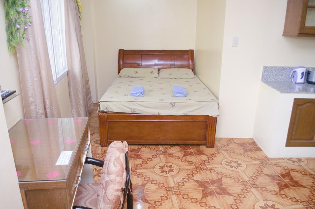 Julz Tropical Apartments 오롱가포 외부 사진