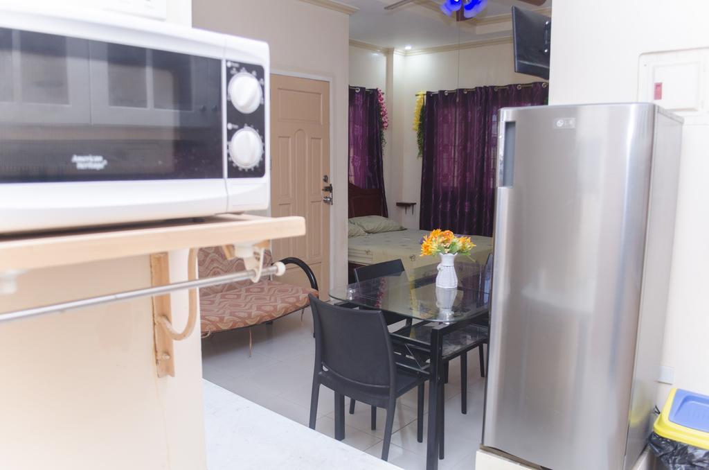Julz Tropical Apartments 오롱가포 외부 사진