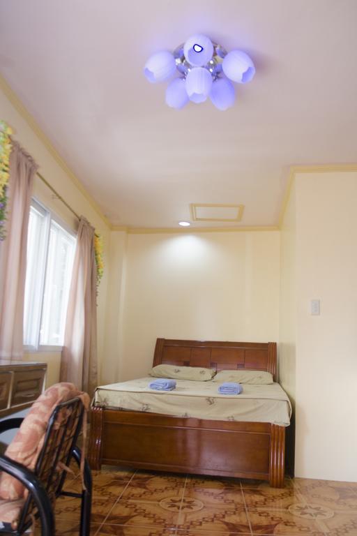 Julz Tropical Apartments 오롱가포 외부 사진